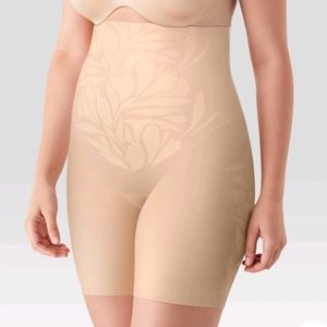 NWT Maidenform High waisted thigh slimming Shapewear